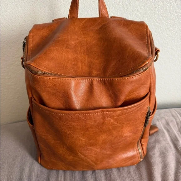 La Mere Vegan Leather Backpack Original - Picture 6 of 13